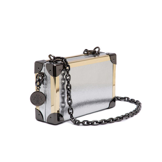 BOLSA CLUTCH TRUNK PEQUENA EM COURO METALIZADO SPECCHIO PRATA