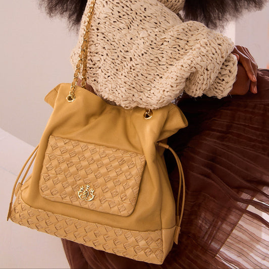 BOLSA TOTE DAHLIA GRANDE EM TRESSE DE RÁFIA MACADAMIA