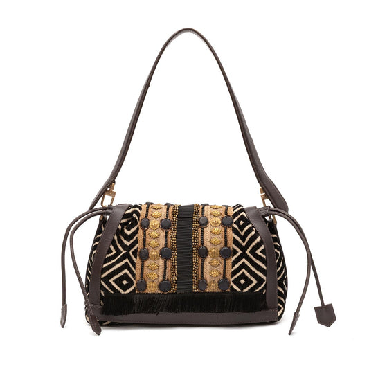 BOLSA FLAP MÉDIA TAPECARIA BORDADA