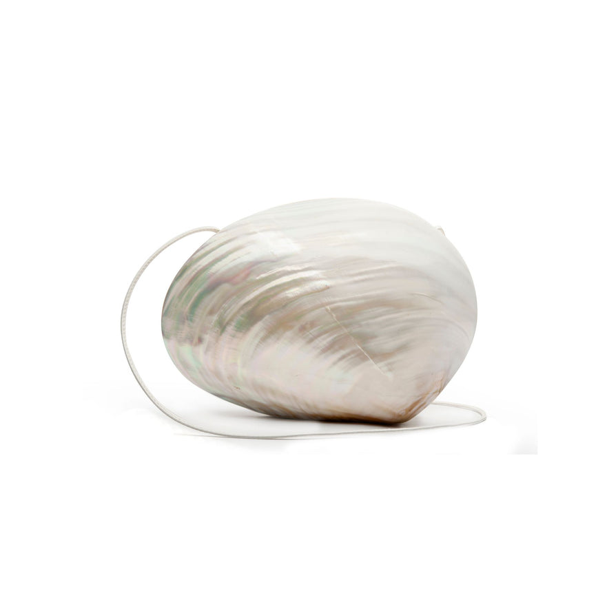 BOLSA CLUTCH  MÉDIA EM MADREPÉROLA CONCHA