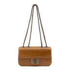 BOLSA BAGUETE ANNE PEQUENA COURO CAIMAN MEL ONIX