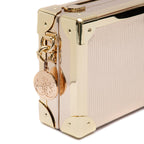 BOLSA CLUTCH TRUNK PEQUENA COURO METALIZADO OURO