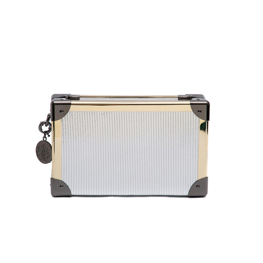 BOLSA CLUTCH  TRUNK PEQUENA EM  COURO METALIZADO SPECCHIO PRATA