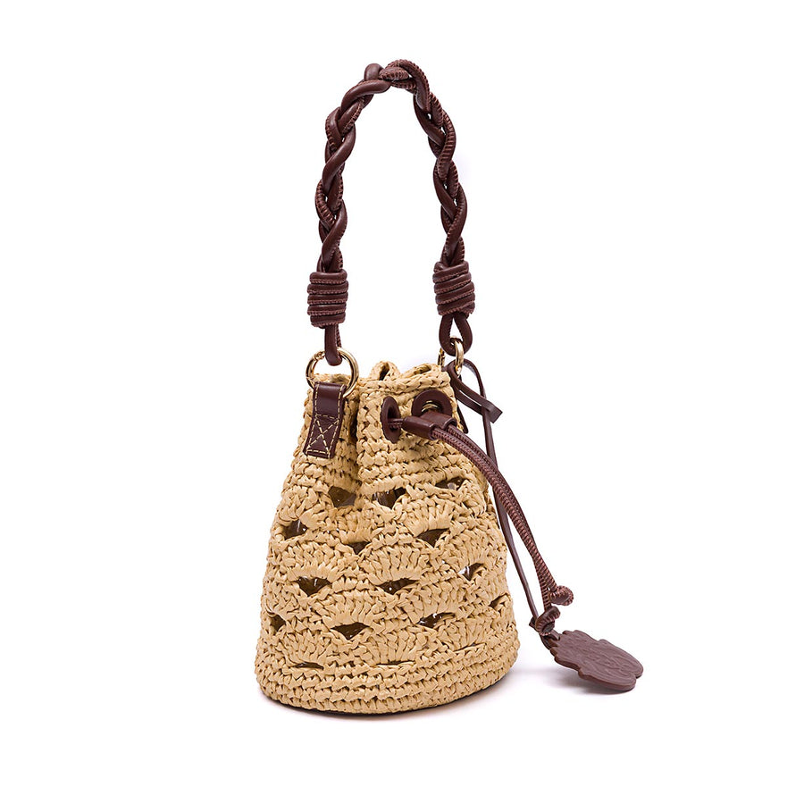 BOLSA BUCKET PEQUENA CROCHÊ MONOGRAMA SOFT PINHAO/RÁFIA CREME