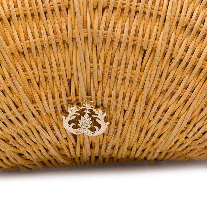 BOLSA CLUTCH CONCHA PEQUENA AYLA RATTAN NATURAL