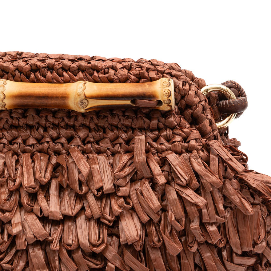 BOLSA POUCH FRANJA MEDIA  DE RAFIA CACAU