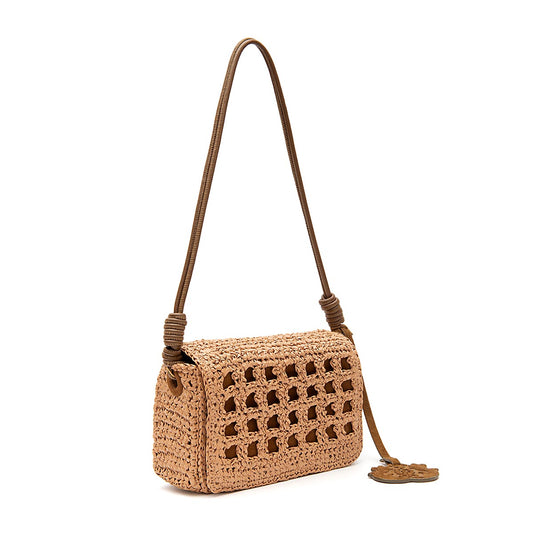 BOLSA FLAP IARA MEDIA CROCHE CAFÉ LEITE