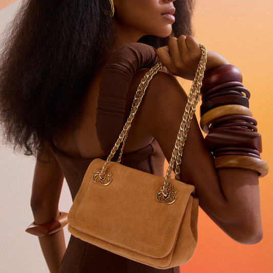 BOLSA FLAP PETRA PEQUENA COURO AMENDOA