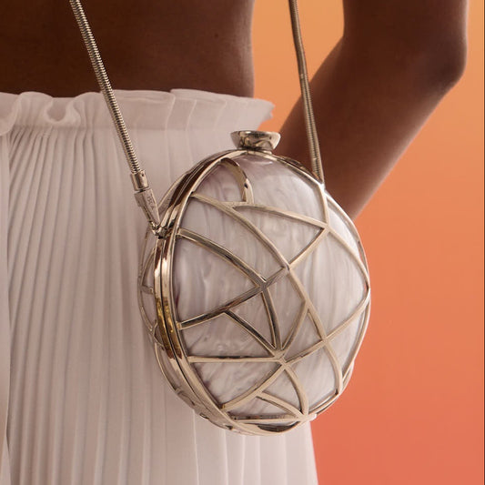 BOLSA CLUTCH ESFERA VEGA PEQUENA METAL MARMORIZADA PRATA