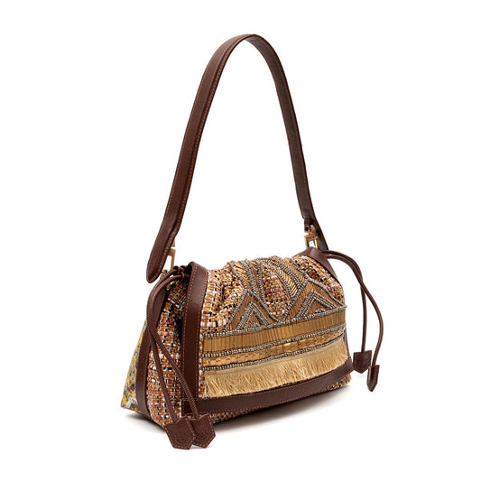 BOLSA FLAP MÉDIA TAPEÇARIA BORDADA PRETO