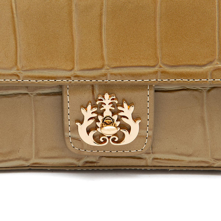 BOLSA BAGUETE ANNE PEQUENA COURO CAIMAN AZEITE OURO
