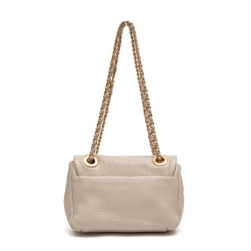 BOLSA FLAP PETRA PEQUENA COURO MARSHMALLOW