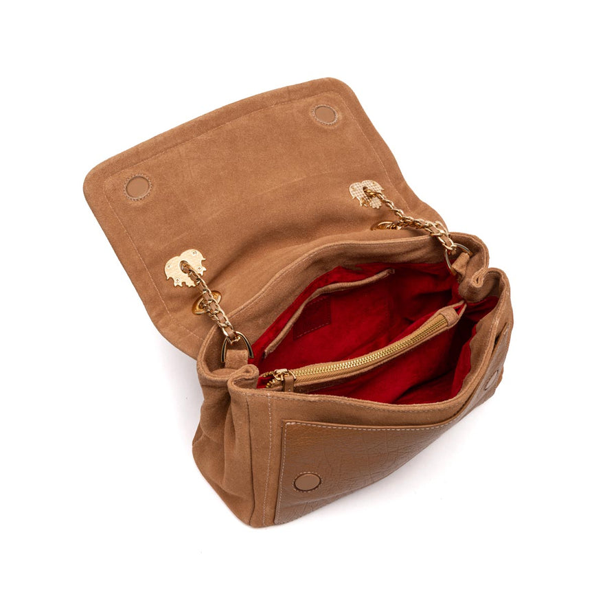 BOLSA FLAP PETRA MÉDIA COURO AMÊNDOA